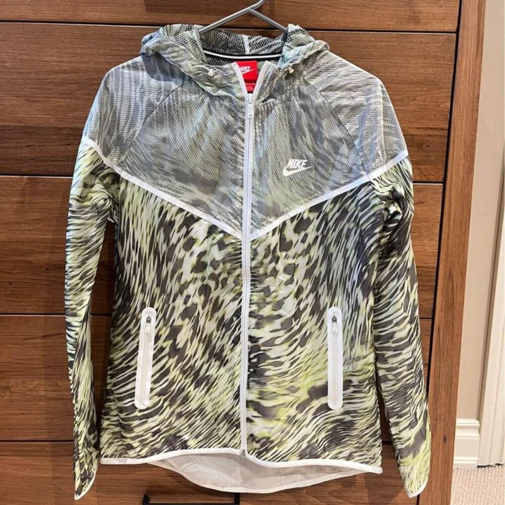Nike women’s jacket